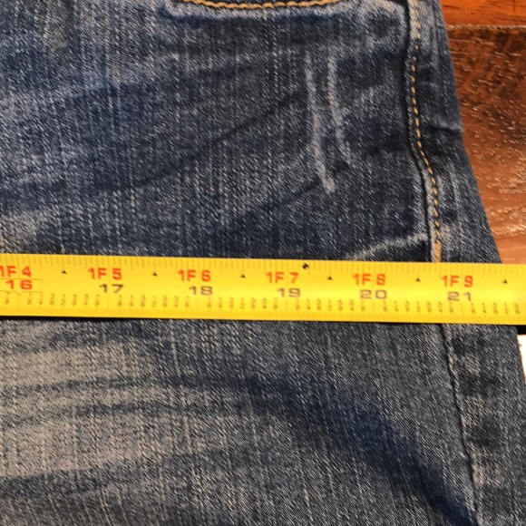 Lane Bryant Distressed Crop Capri Jean - Picture 8 of 11